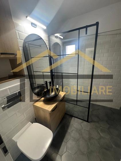 Apartament cu 3 camere semidecomandat în Pandurilor