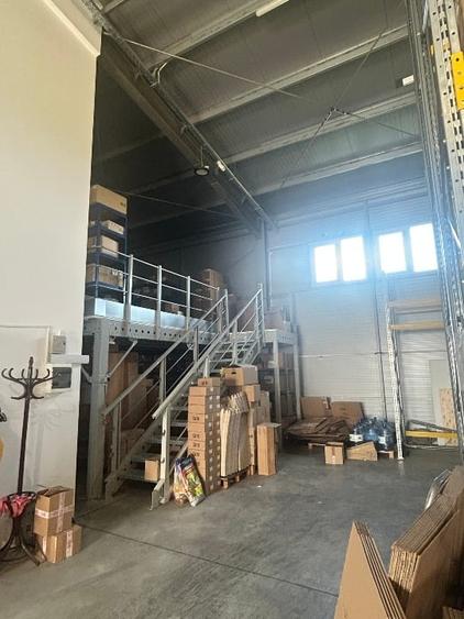 Spațiu industrial, de 581 mp, în Stupini