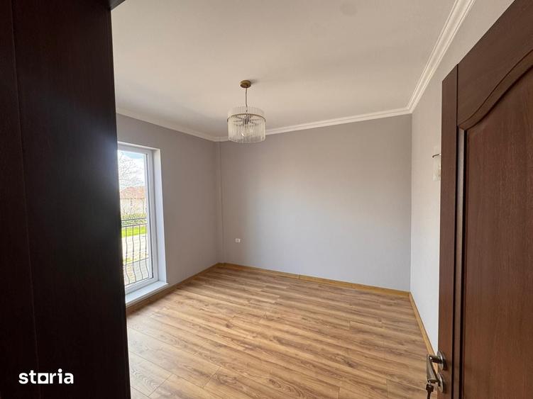 Casă cu 4 camere cu Teren 160 Mp în Lumina
