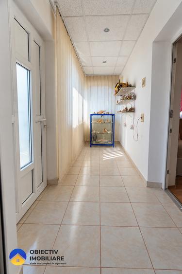 Casă individuală cu 7 camere cu Teren 538 Mp în Central