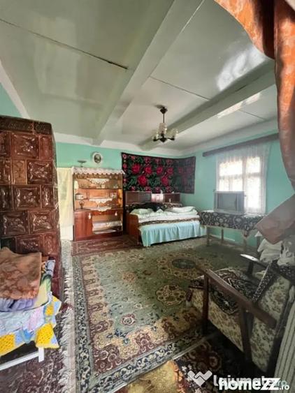 Casă cu 3 camere cu Teren 800 Mp în Siret