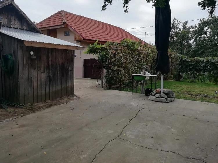 Casă cu 3 camere cu Teren 1150 Mp în Central