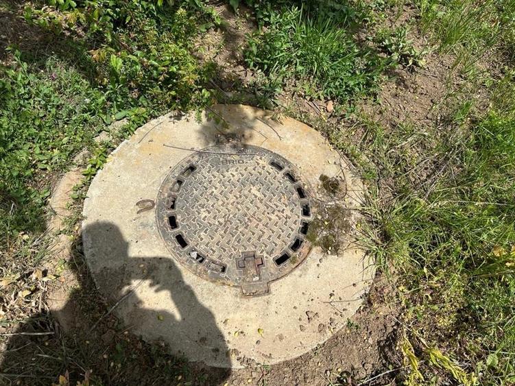 Teren de 570 mp, în Glina