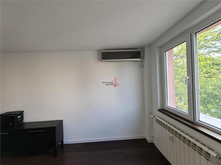 Apartament cu 3 camere decomandat în Ozana