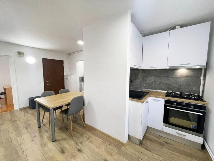 Apartament cu 3 camere decomandat, mobilat în Zorilor