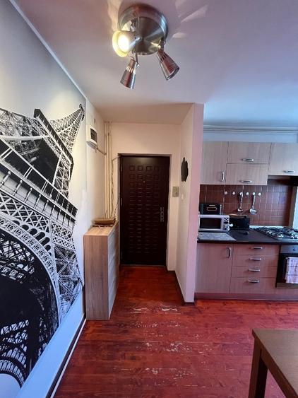 Apartament cu 2 camere semidecomandat, mobilat în Ultracentral