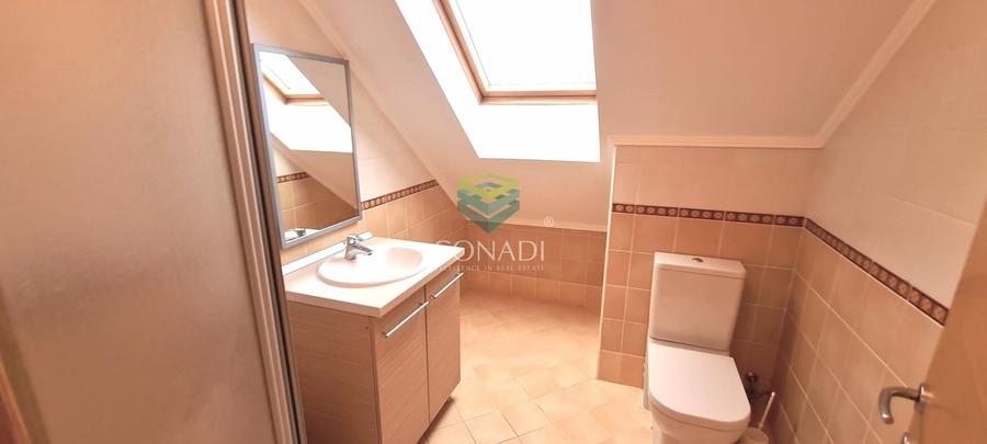 Duplex cu 5 camere cu Canalizare în Iancu Nicolae