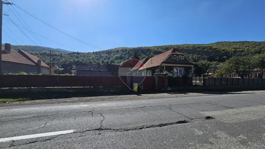 Casă individuală cu 2 camere cu Teren 756 Mp în Teliu