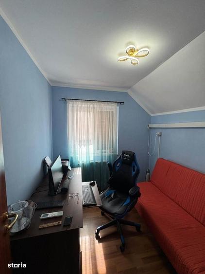 Casă cu 4 camere decomandat cu Teren 427 Mp în Central