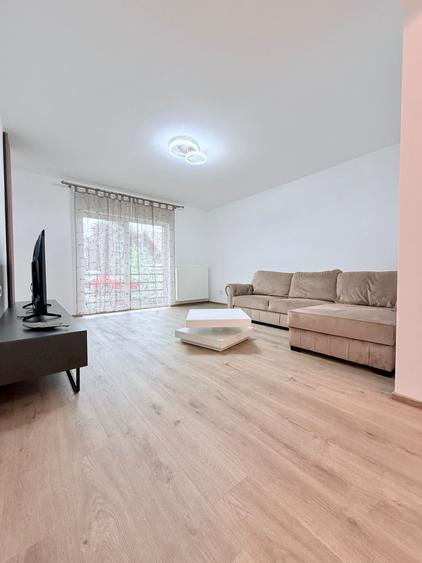 Apartament cu 2 camere decomandat în Tractorul