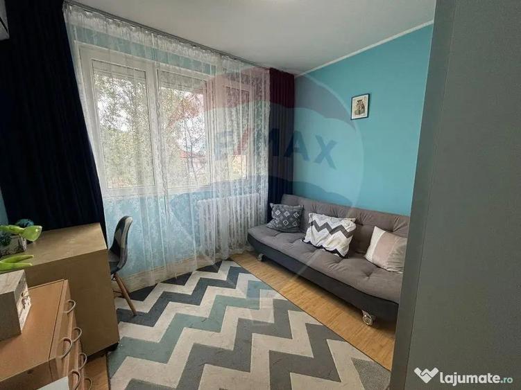 Apartament cu 3 camere decomandat în 1 Decembrie 1918