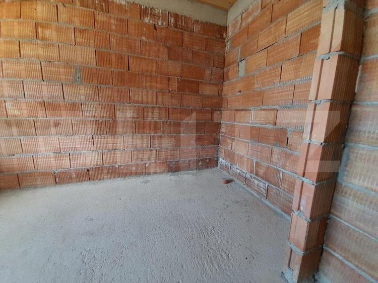 Casă individuală cu 4 camere cu Teren 1000 Mp în Exterior Est