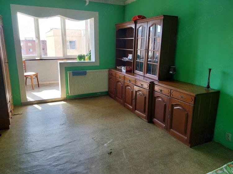 Apartament cu 2 camere decomandat în Tractorul