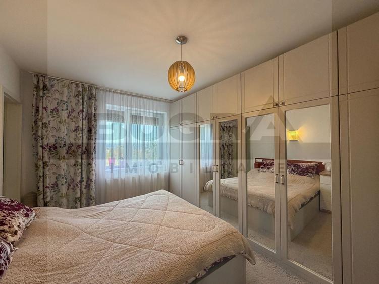 Apartament cu 3 camere decomandat în Europa