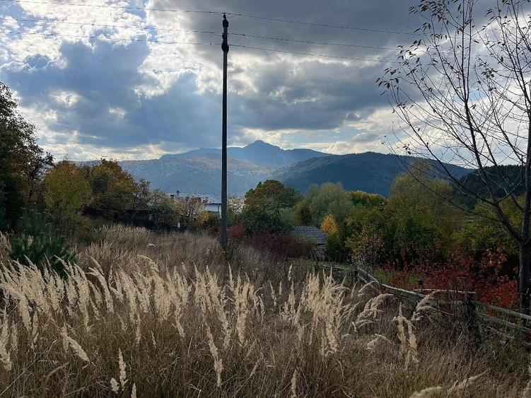 Teren de 1285 mp, în Hangu