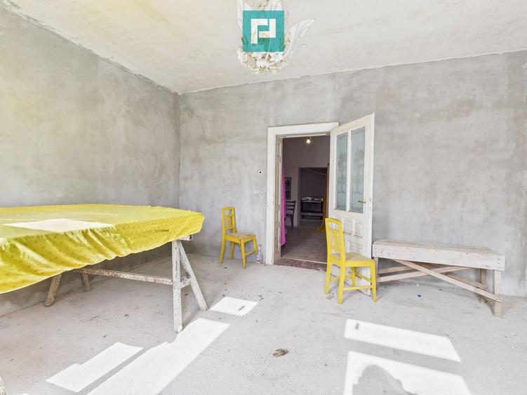 Casă individuală cu 3 camere cu Canalizare în Central