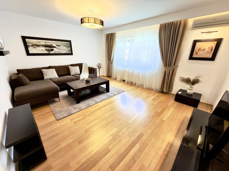 Apartament cu 4 camere decomandat, mobilat în Decebal