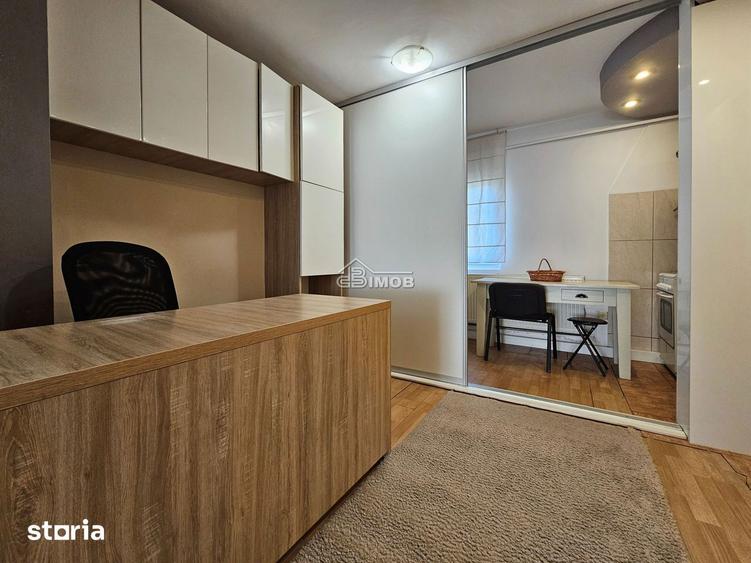 Apartament cu 3 camere decomandat în Micro 11