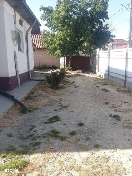 Casă cu 4 camere cu Teren 2476 Mp în Poșta Câlnău