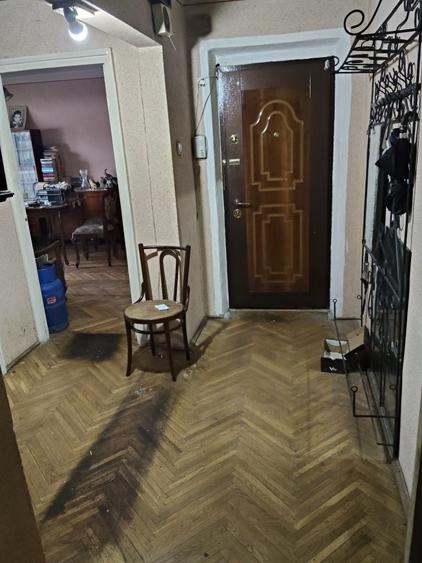 Apartament cu 4 camere în Dacia