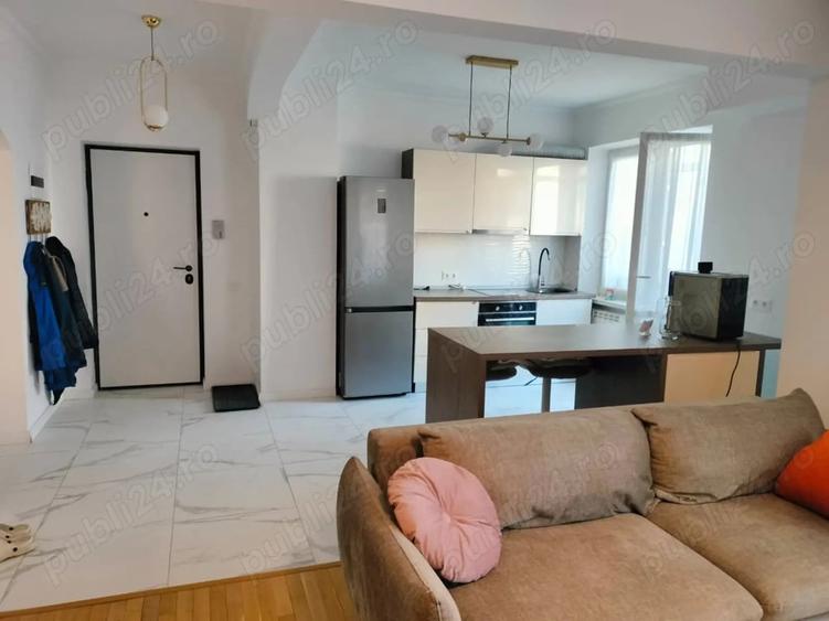 Apartament cu 3 camere decomandat în Ultracentral