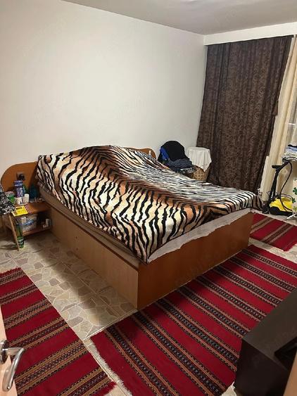 Apartament cu 4 camere decomandat în Exterior Vest