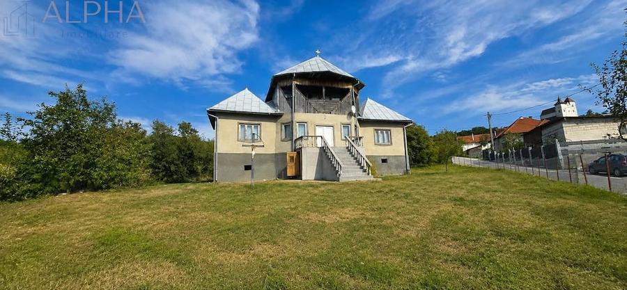 Casă cu 5 camere cu Teren 2320 Mp în Herina