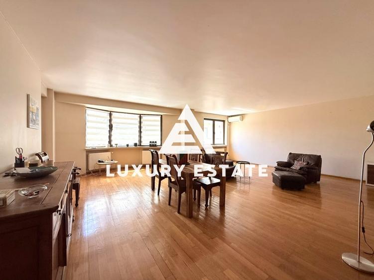 Apartament cu 4 camere decomandat în Kiseleff