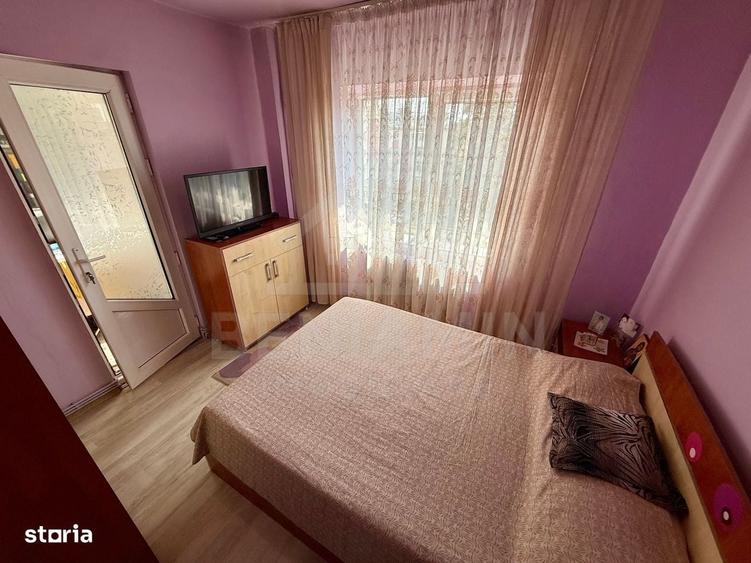 Apartament cu 3 camere în Craiovița Nouă