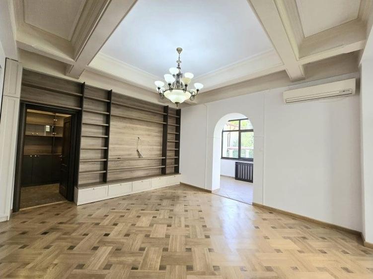 Apartament cu 5 camere în Dorobanți
