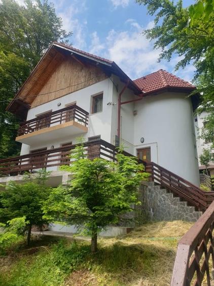 Casă individuală cu 5 camere cu Teren 540 Mp în Caragiale