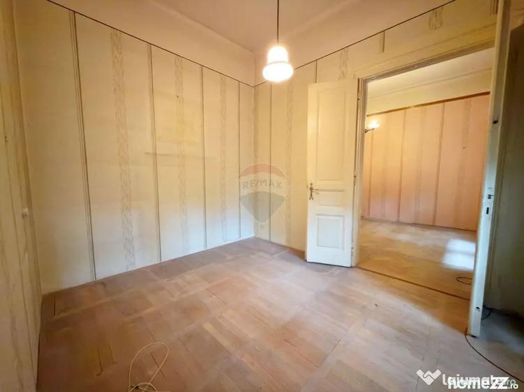 Apartament cu 3 camere semidecomandat în Central