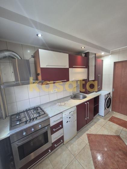 Apartament cu 3 camere semidecomandat, mobilat în Drumul Taberei