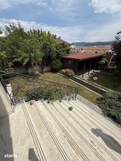 Casă cu 4 camere cu Teren 900 Mp în Sud