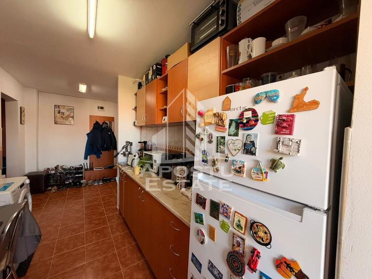 Apartament cu 2 camere decomandat, mobilat în Aradului