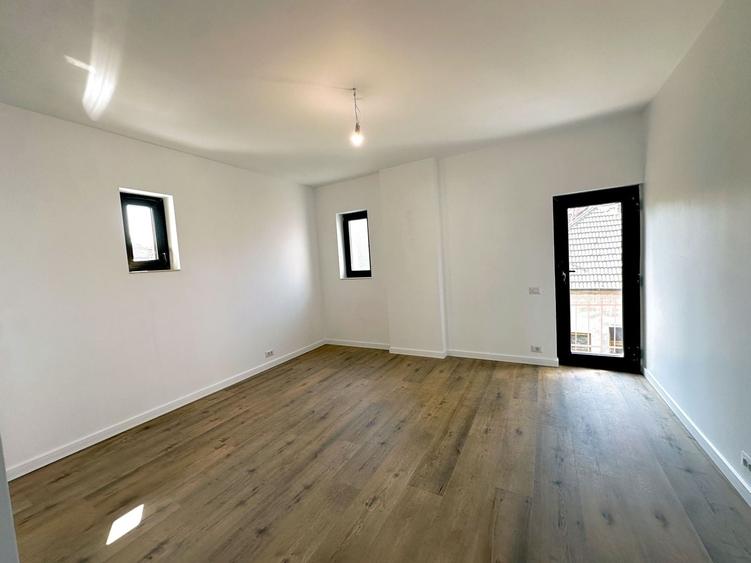 Apartament cu 5 camere decomandat în Floreasca
