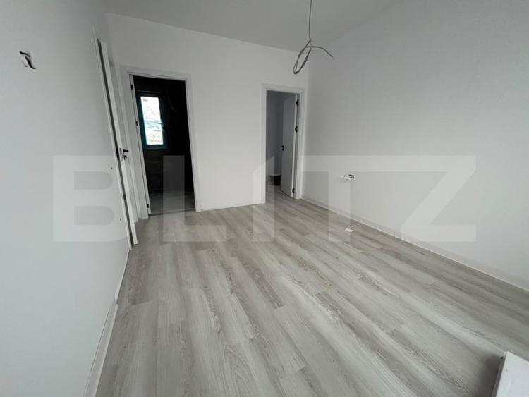 Casă individuală cu 4 camere cu Canalizare în Sânpetru