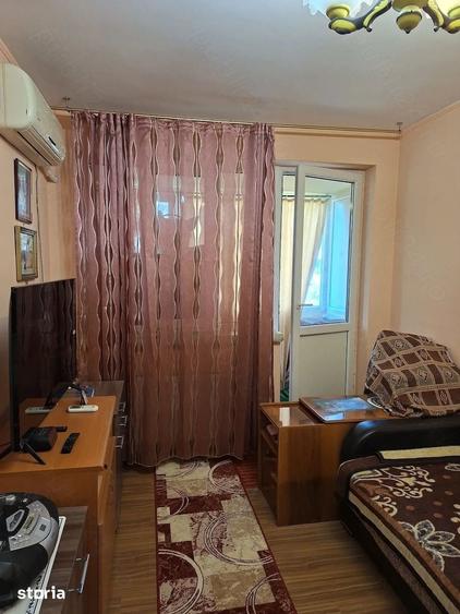 Apartament cu 3 camere în Drumul Taberei