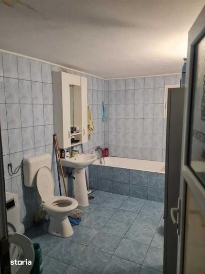 Casă cu 4 camere cu Teren 71 Mp în Rahova