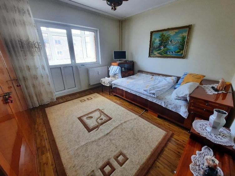 Apartament cu 3 camere decomandat, mobilat în 13 Septembrie — fotografia 3