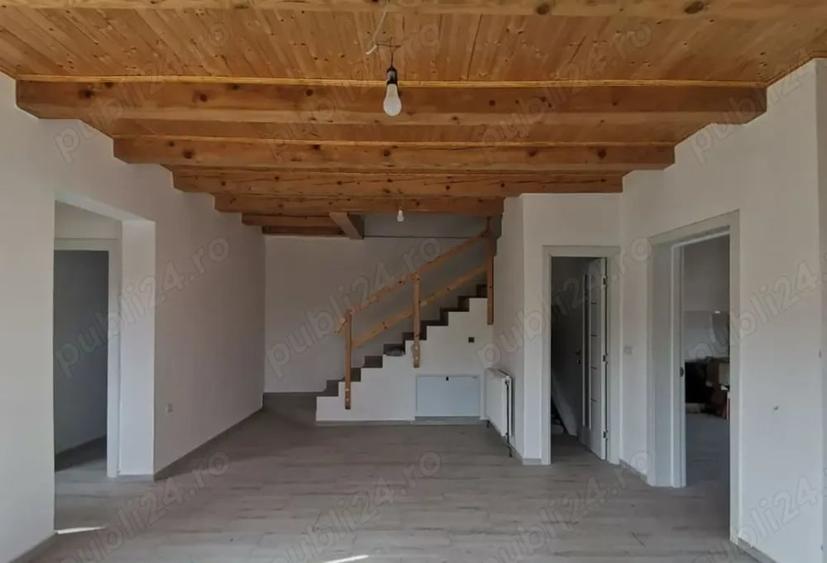 Casă cu 4 camere în Valchid