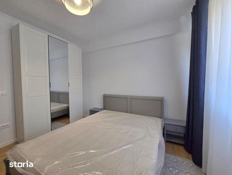 Apartament cu 3 camere semidecomandat în Victoriei