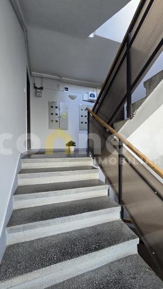 Apartament cu 3 camere semidecomandat, mobilat în Bună Ziua