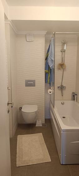 Apartament cu 3 camere decomandat în Exterior Vest