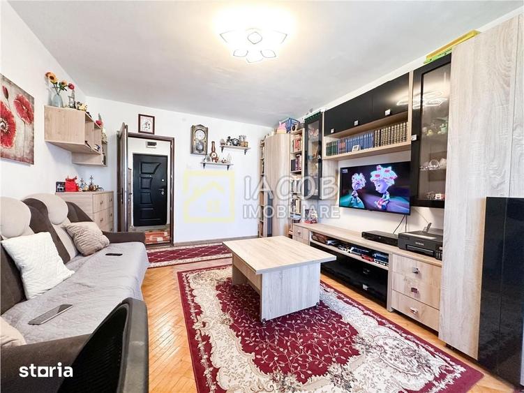 Apartament cu 2 camere decomandat în Cornișa