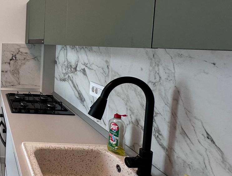 Apartament cu 4 camere decomandat, mobilat în P-ța Unirii