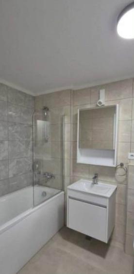 Apartament cu 2 camere decomandat în Kamsas