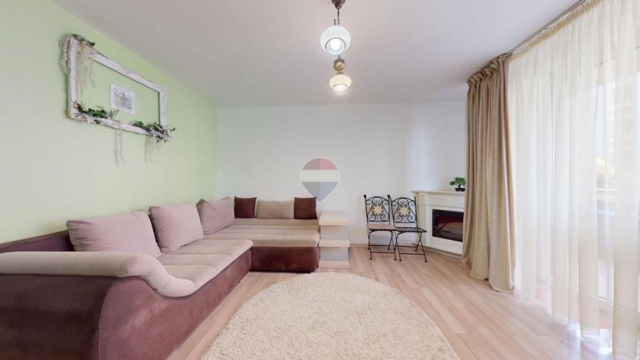 Apartament cu 2 camere decomandat în Tractorul