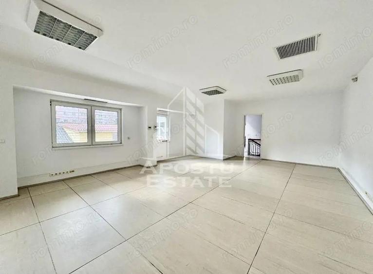Casă cu 7 camere cu Teren 500 Mp în Bălcescu