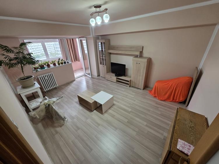 Apartament cu 3 camere decomandat în Doamna Ghica